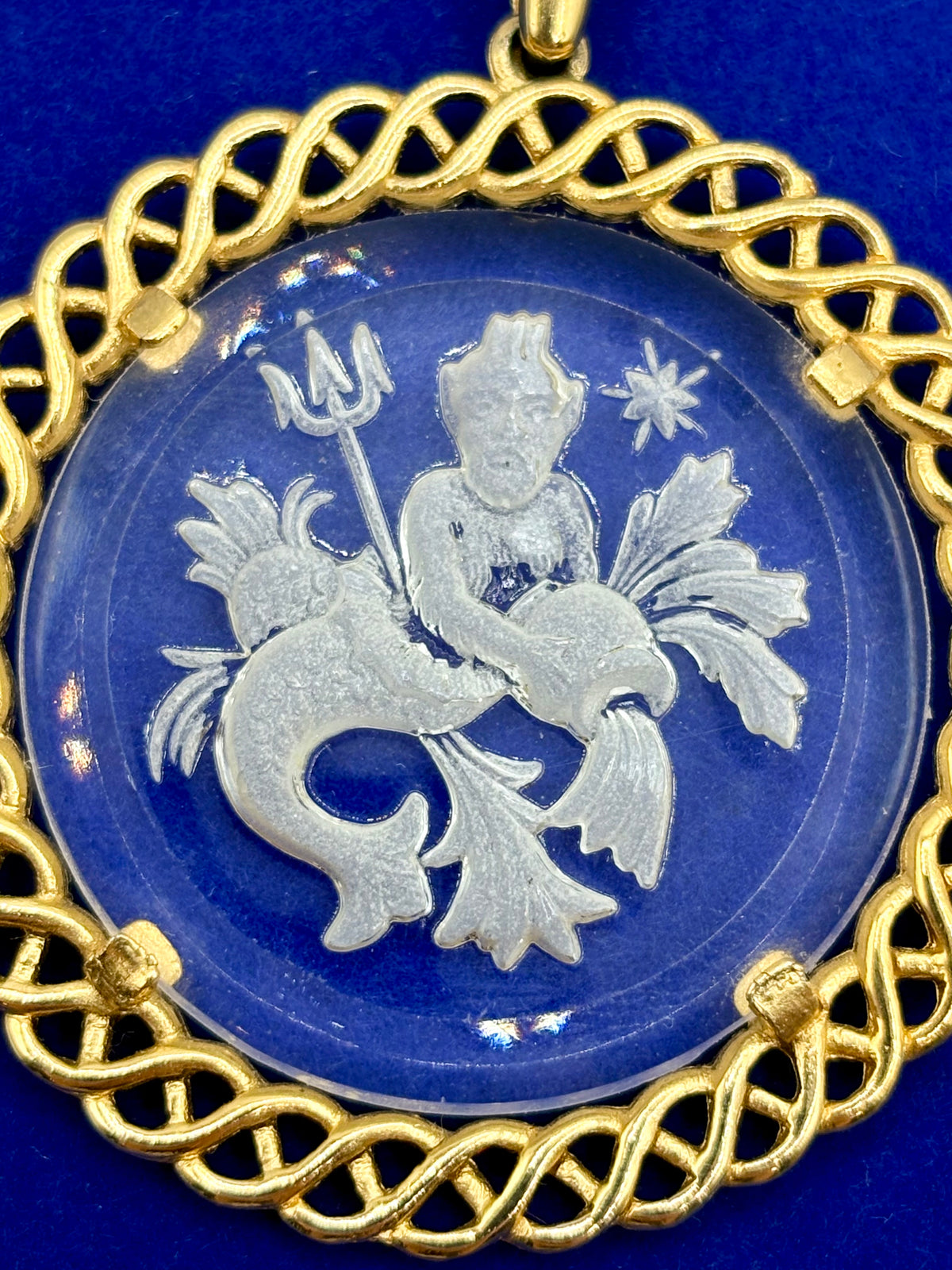 Vintage Crown Trifari Aquarius Zodiac Sign Carved Intaglio Glass Gold Tone Pendant