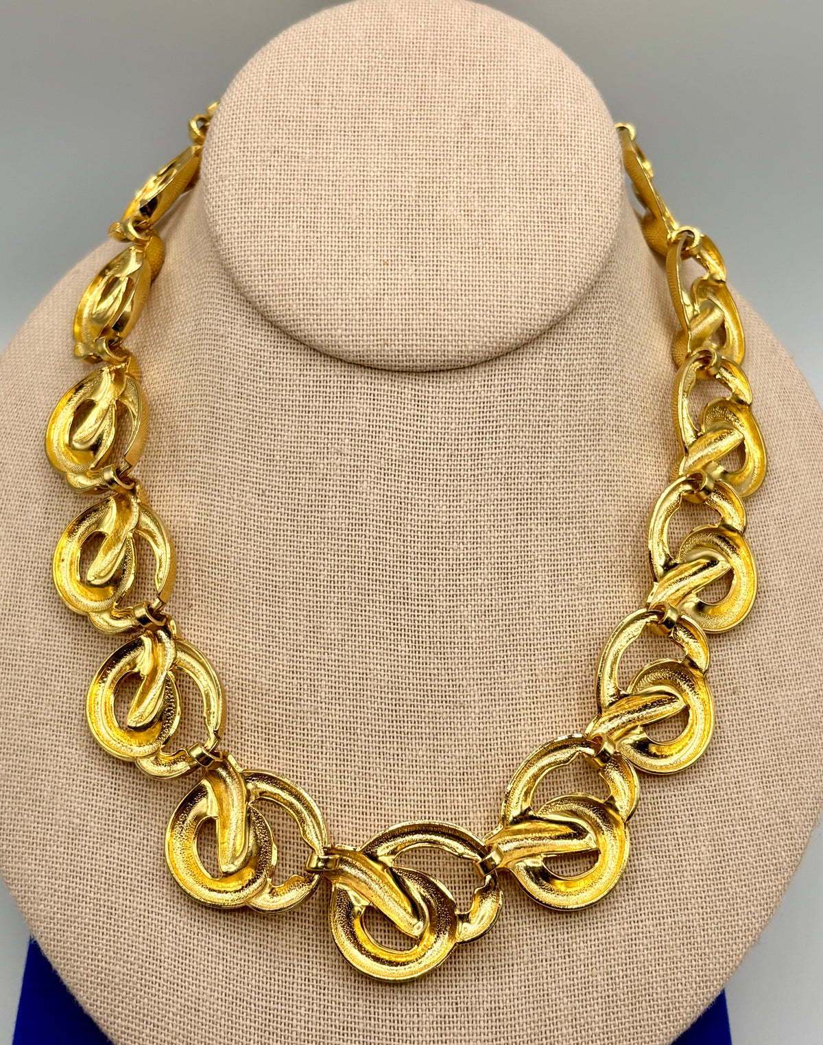 Vintage Gold Tone Toggle Choker Necklace
