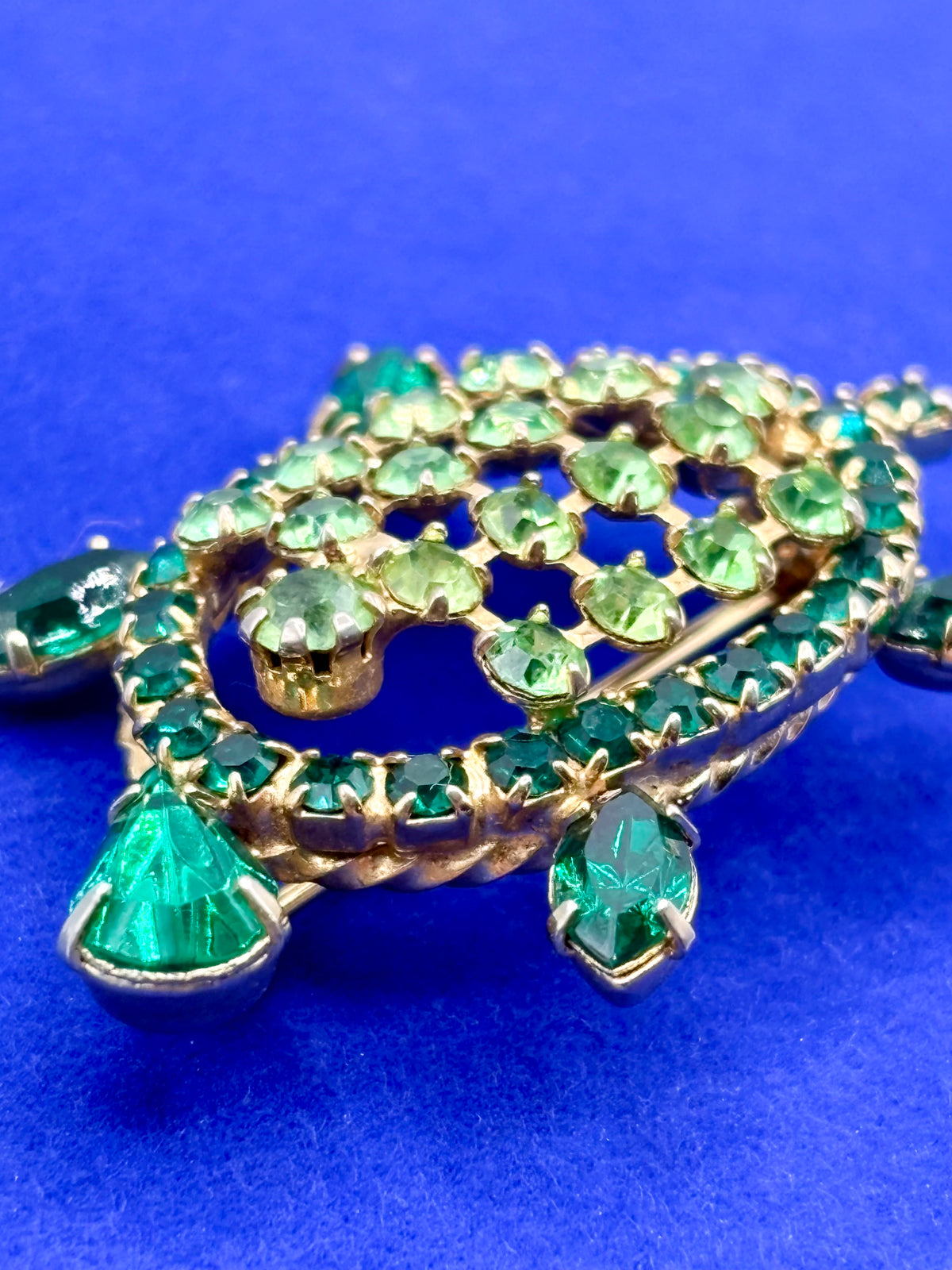 Vintage Gold Tone Uranium & Green Rhinestone Turtle Brooch
