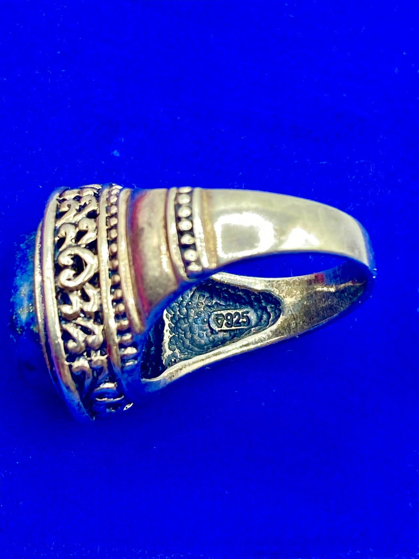 Sterling Silver Lapis Lazuli Oval Cut Ring