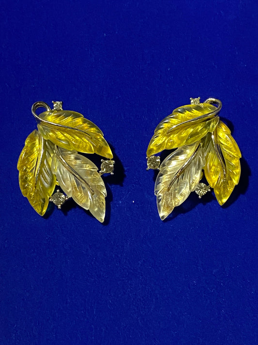 Vintage Lisner Yellow Lucite Leaf Clip Ons