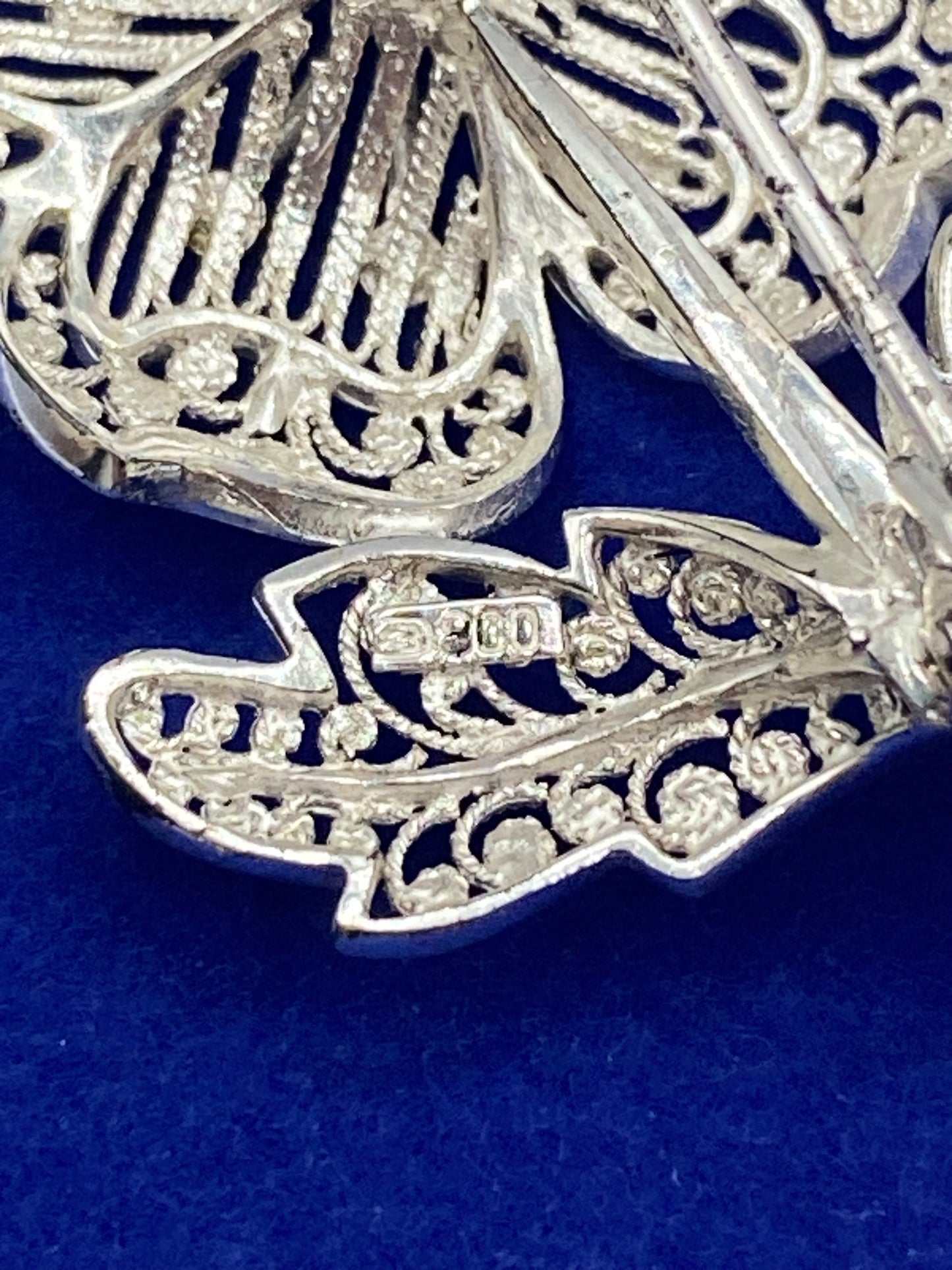 800 Silver Filigree Flower Brooch